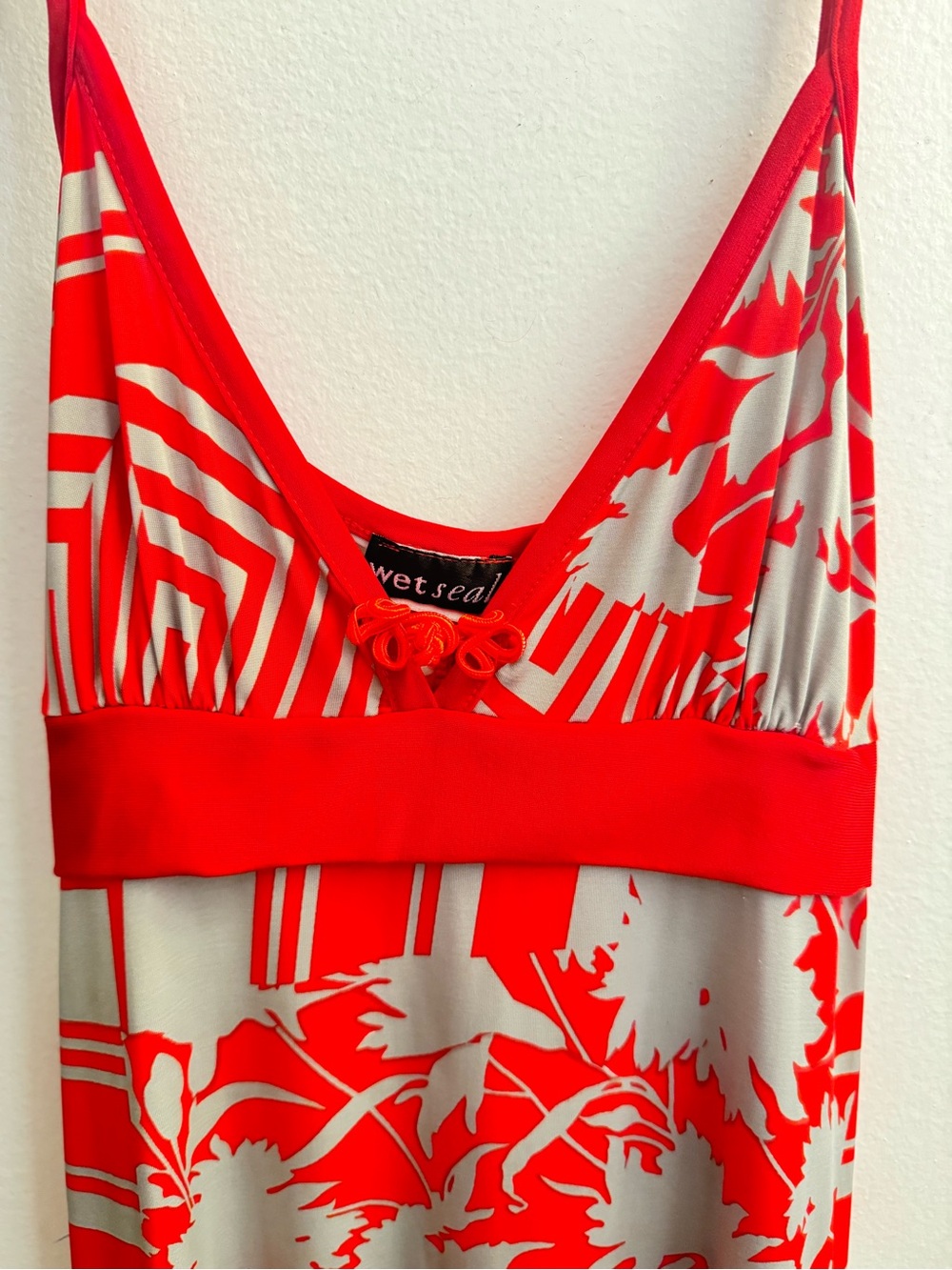 Wet Seal Red and Ivory Floral V-Neck Midi Dress - Picture 5 of 5